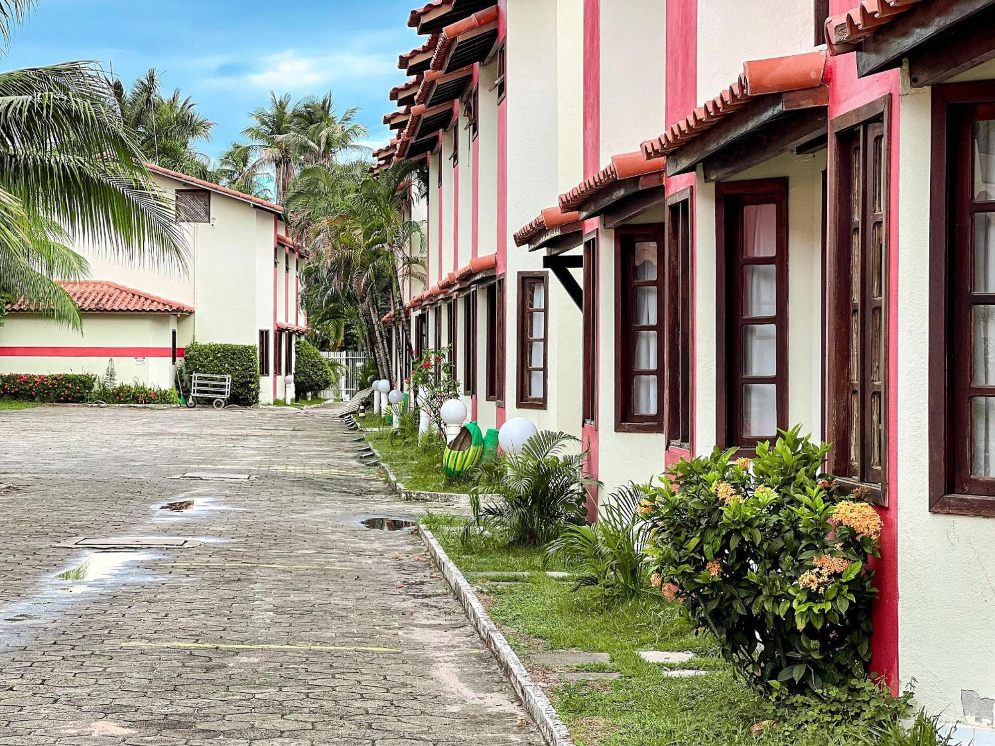 Residencial Taperapua: Beachfront Suites with Pool and High-Speed Internet Porto Seguro Exterior photo