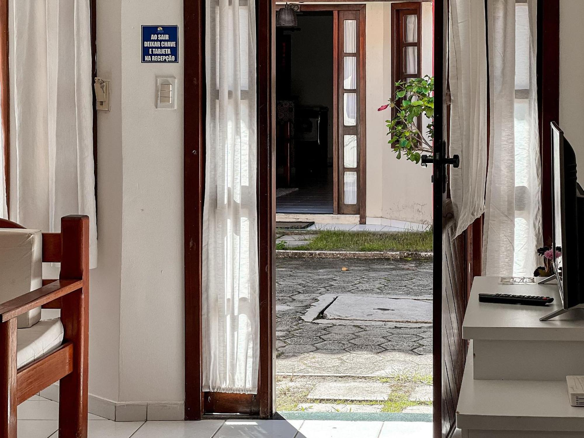 Residencial Taperapua: Beachfront Suites with Pool and High-Speed Internet Porto Seguro Exterior photo